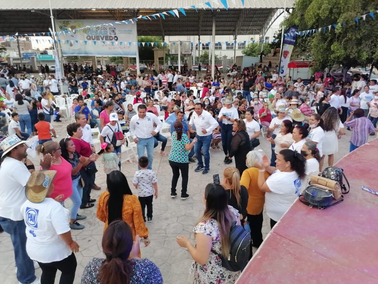 Cierra César Quevedo con fiesta popular