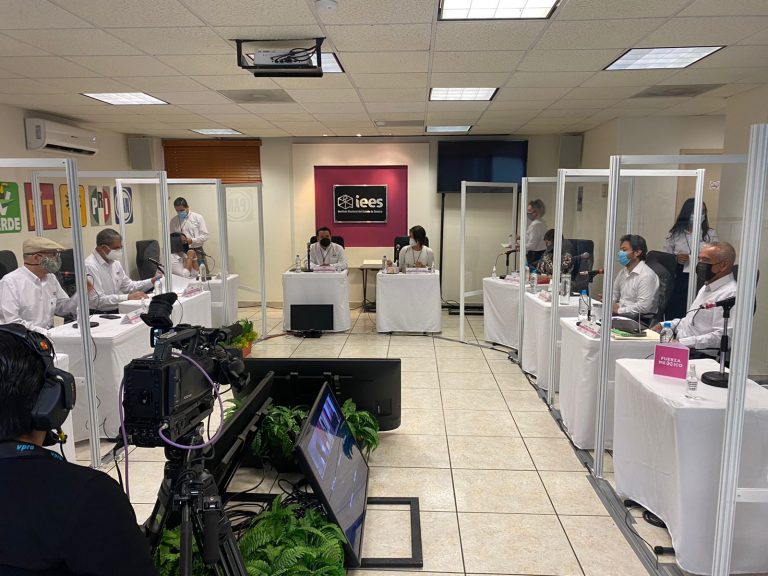 Llama IEES a emitir el voto: 4.9 mil casillas instaladas