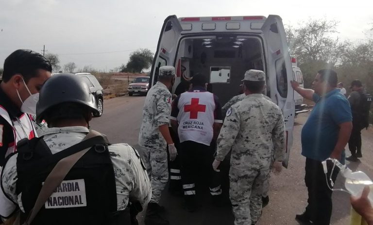 Resulta militar grave tras derrapar en moto