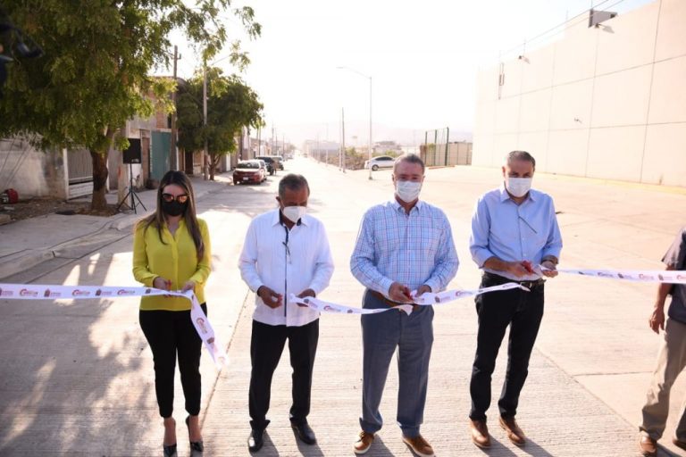 Quirino entrega obra de pavimentación hidráulica en Mercado de Abastos