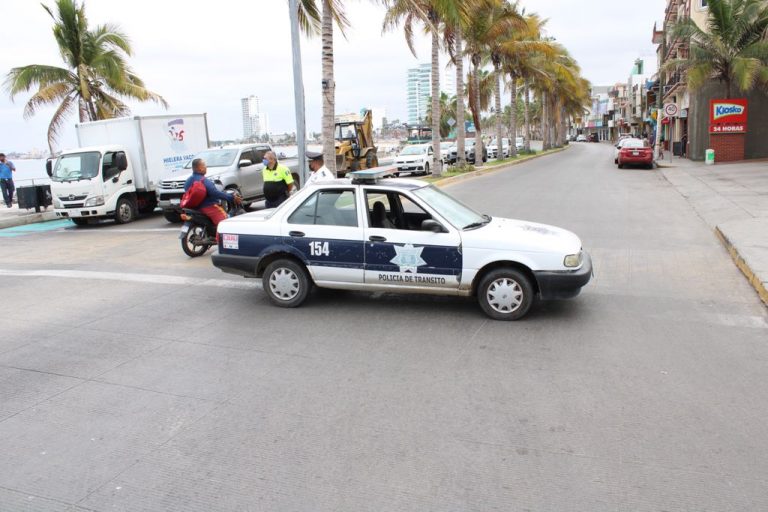 Cierran temporal carril en el Paseo Claussen
