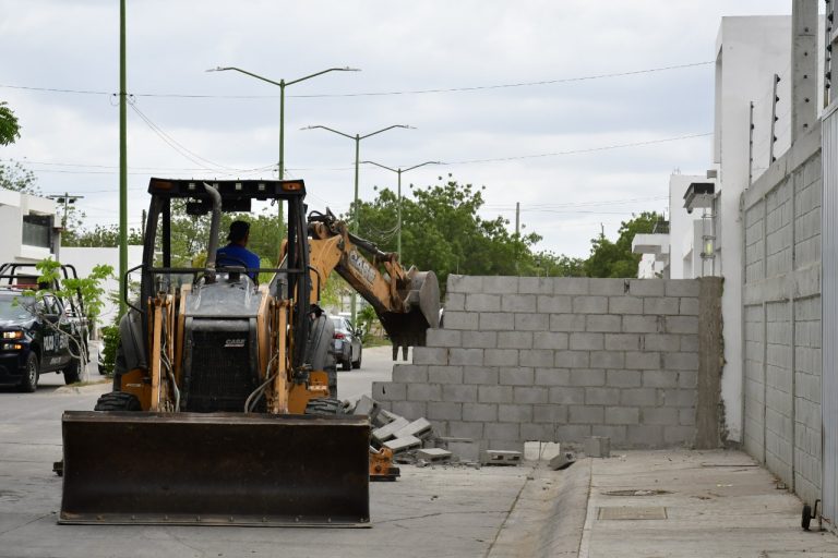 Les tumban la barda; quierían una privada