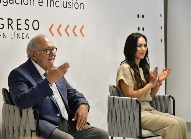 Presume Mazatlán reducción de analfabetismo