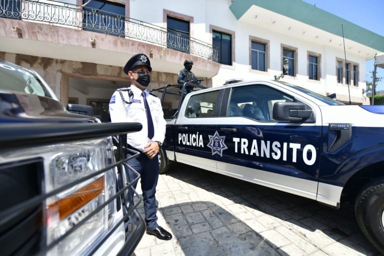 Estrena Mazatlán 10 patrullas