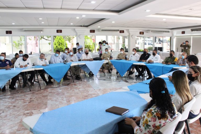 Espera Mazatlán esta noche primeras lluvias del huracán ‘Enrique’