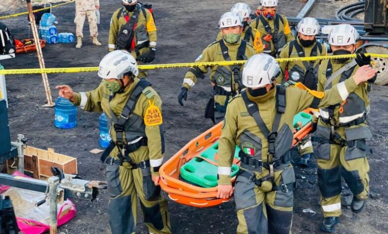 Se salvan 10 mineros en Coahuila; mueren 7