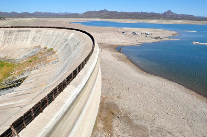 Presas menor al 10% previo al bombardeo de nubes