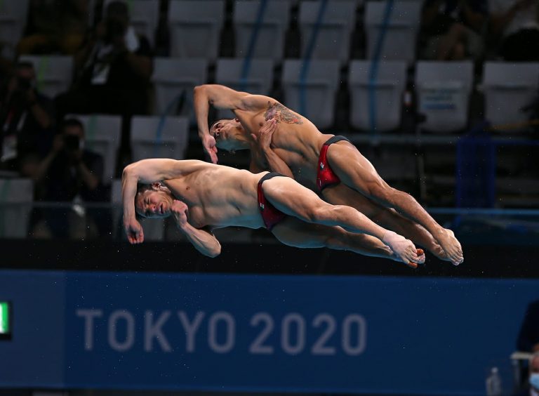 Se escapa el bronce en clavados sincronizados