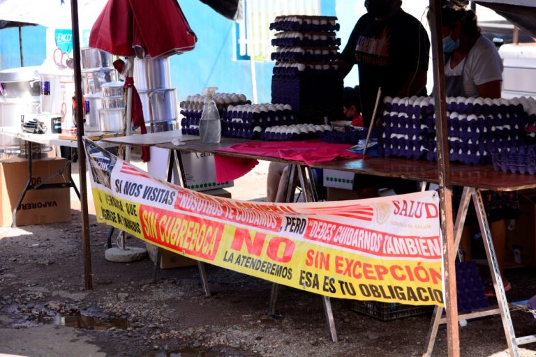 Recula Estrada: que siempre sí, gimnasios y tianguis al 50%