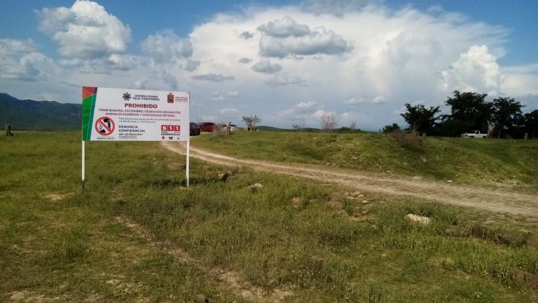 Le ponen letreros a ‘Narnia’… por la basura