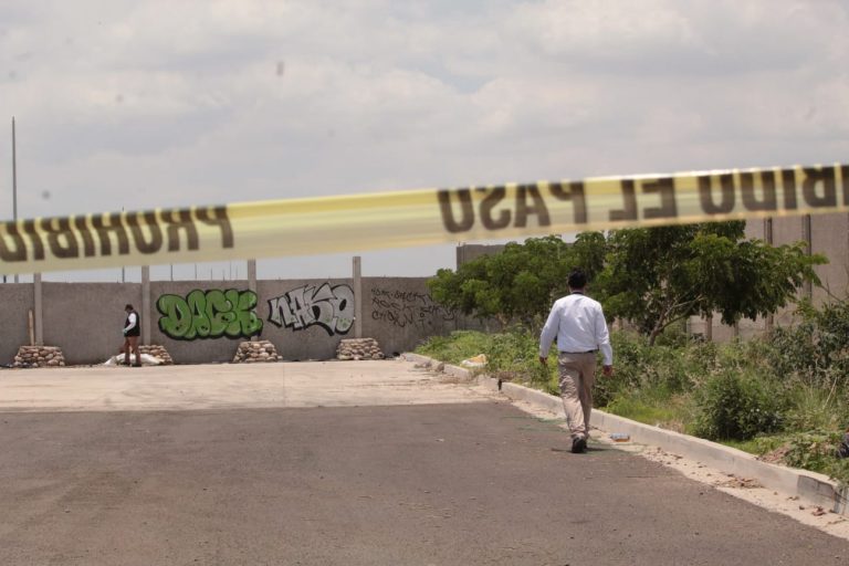 Limpiaban empleados de ayuntamiento el sitio y encuentran un cadáver