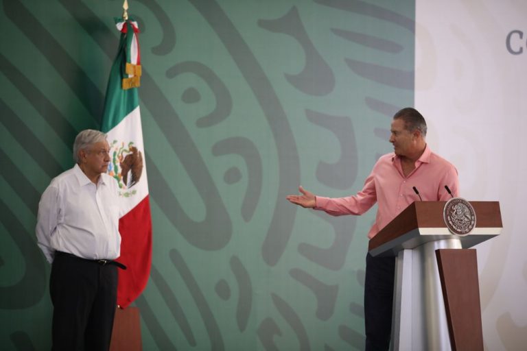 Promete AMLO equipar nuevos hospitales de Culiacán ‘antes de que se vaya’ Quirino