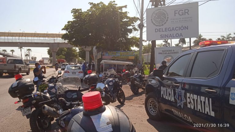 Se registra incendio en bodega de la FGR Culiacán