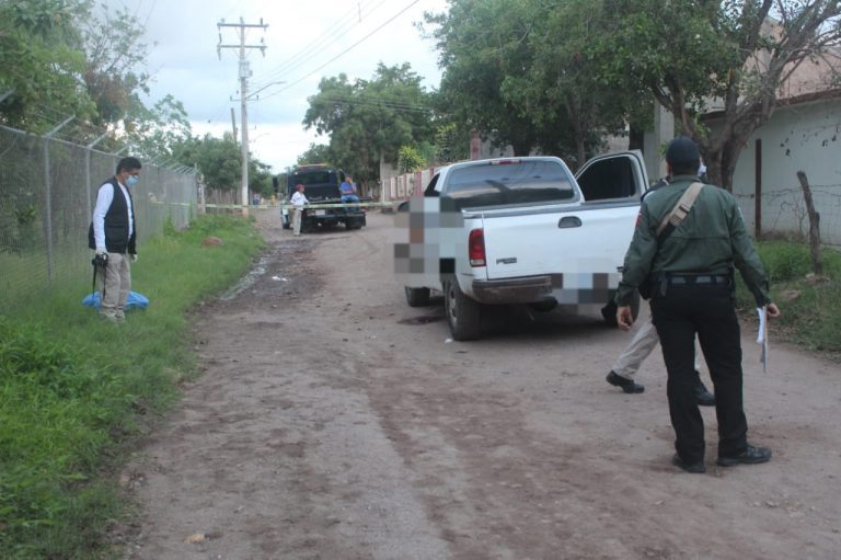 Estaba muerto en una camioneta en Tacuichamona