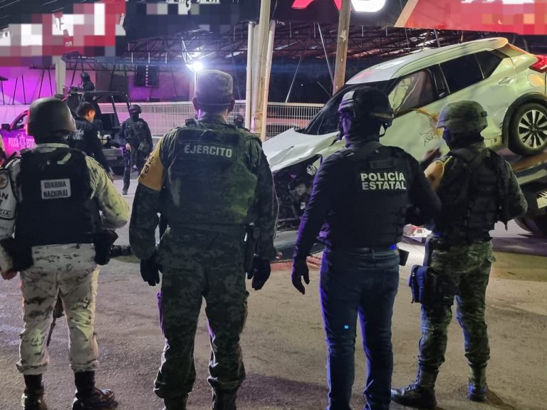 Termina persecución en choque y con dos detenidos