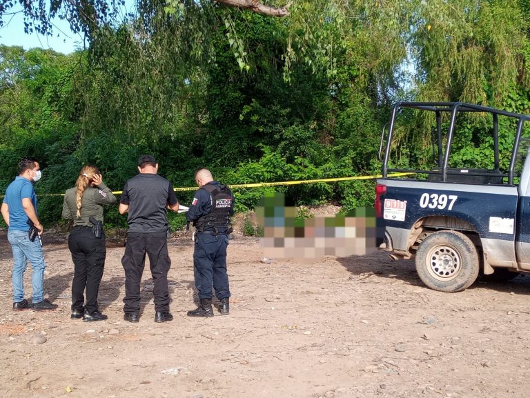 Asesinan a jovencita; estaba a un costado del río