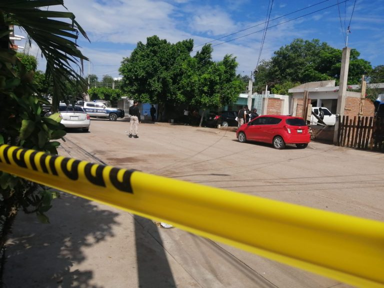 Lo asesinan en la sala de su casa en la Lázaro Cárdenas