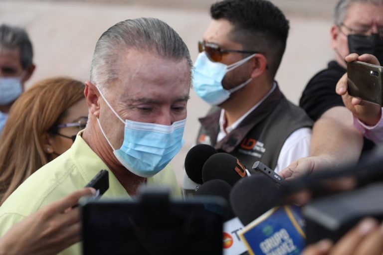 Lo que quieren es vender: Quirino sobre segunda dosis a maestros