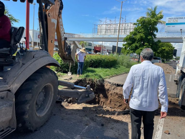¡Advertencia! Cerrarán socavón en el Pedro Infante hasta el lunes