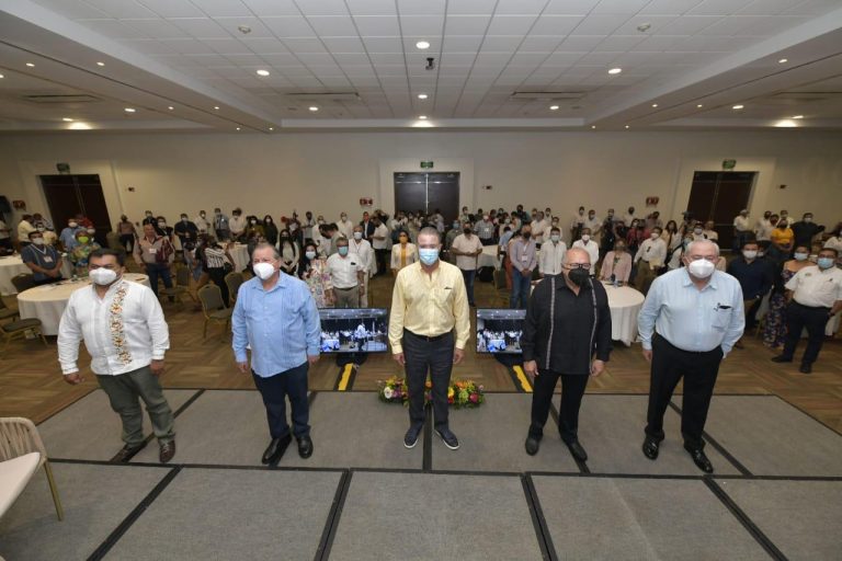 Reúne Mazatlán a alcaldes electos de 9 estados