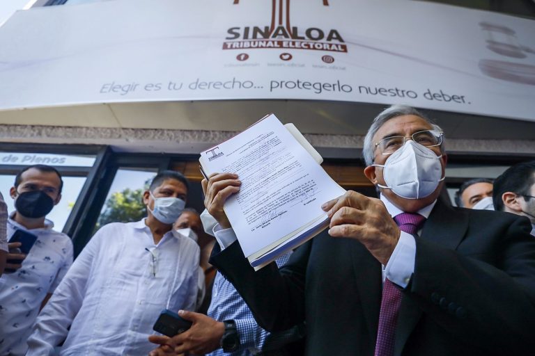 Recibe Rocha Moya constancia de gobernador electo