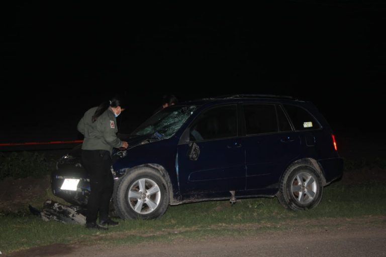 Fallece motociclista al chocar contra auto en Eldorado