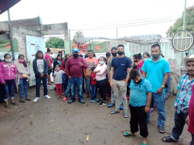 Varados 240 trabajadores agrícolas en Villa Juárez, Navolato