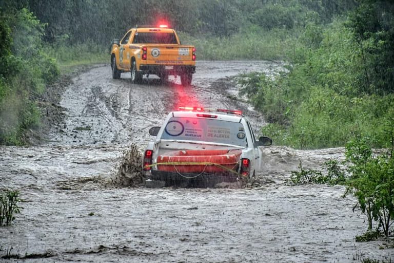 Con severos daños Mazatlán y las lluvias siguen…