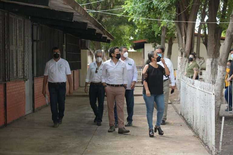 Muestra SEPyC ‘acomodo’ de alumnos en aulas