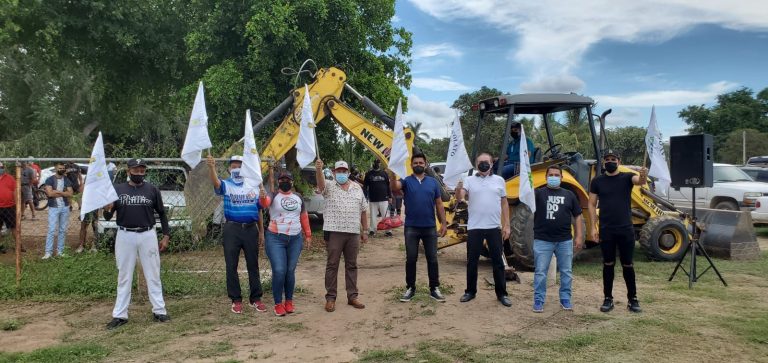 Se despide Eliazar con serie de obras