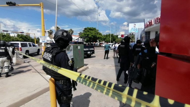 Lo ejecutan en una plaza de Culiacán