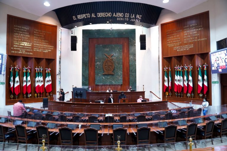 La moneda sigue en el aire: PAN por pluri