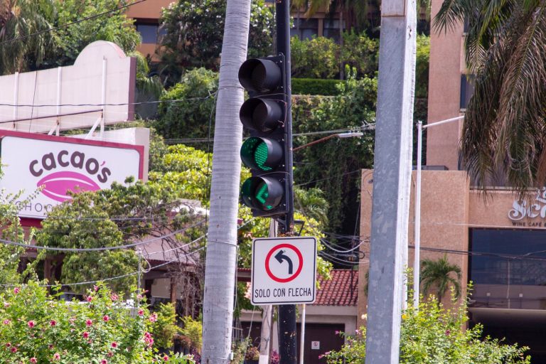 Habrá semáforo en La Lomita para girar a la izquierda