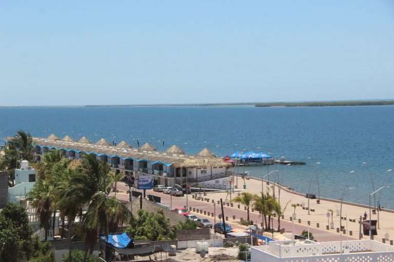 Resulta mujer herida tras conato de incendio en restaurante de Altata