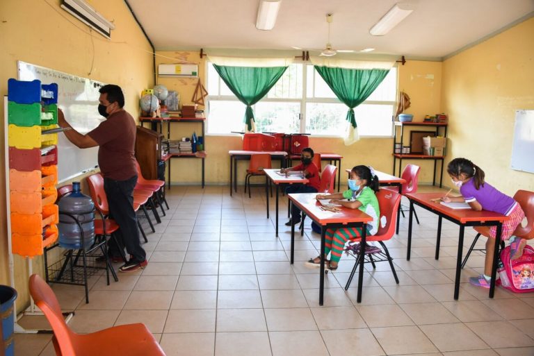 Cierran 25 escuelas en Chihuahua por brote de COVID-19