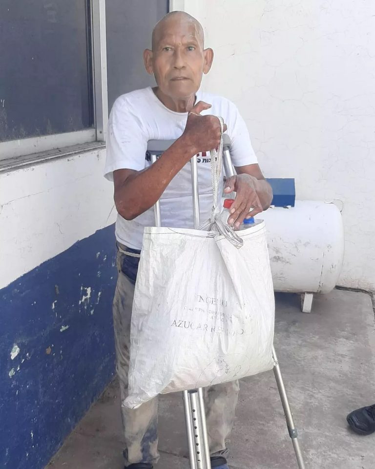 ¡Ayúdalo! Estaba en la antigua caseta Benito Juárez