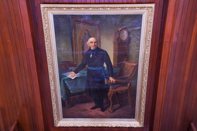 Restaura Congreso de Sinaloa cuadro de más de 100 años