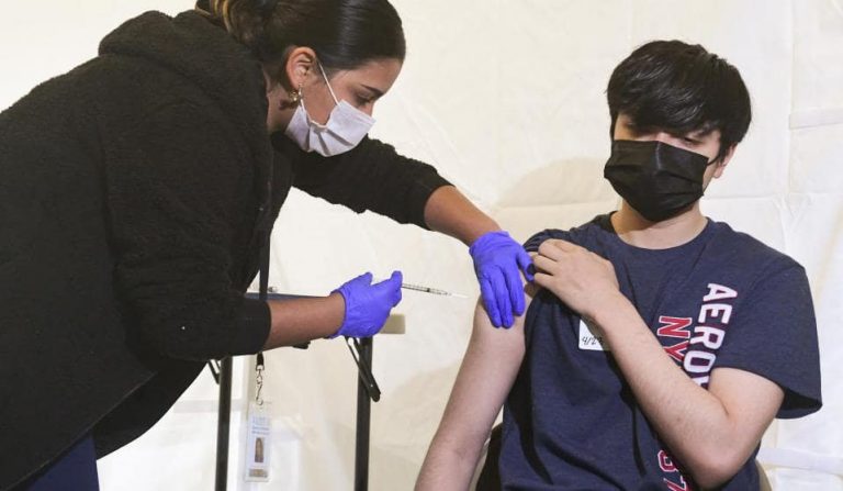 A la baja fallecidos, casos activos y sospechosos por coronavirus