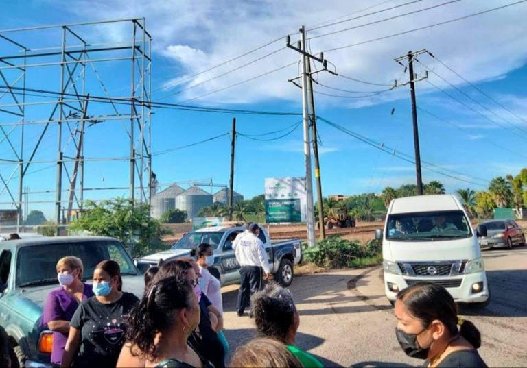 Logran agua Villa Juárez y ‘Romero’ tras bloqueo carretero