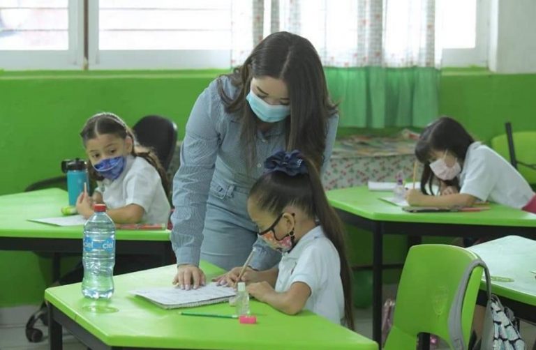 Regresarán mil 098 escuelas a clases presenciales
