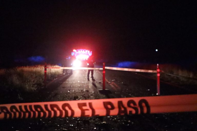 Deja un muerto y dos heridos choque en Pericos