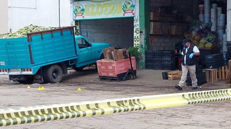 Lo asesinan al interior de local en el Mercado de Abastos