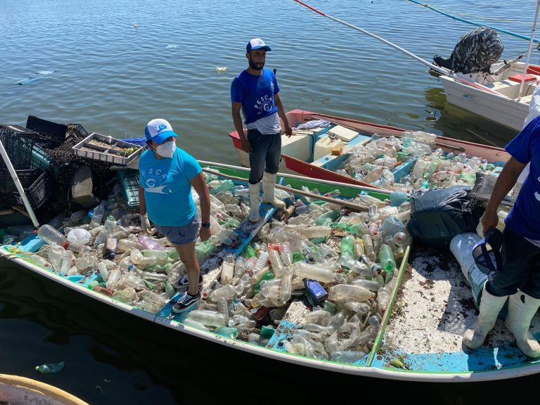 Pescan 2.7 toneladas de plástico en Altata