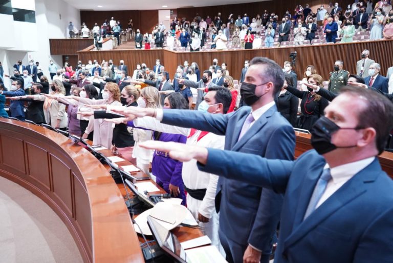 Toman protesta 40 nuevos diputados en Sinaloa
