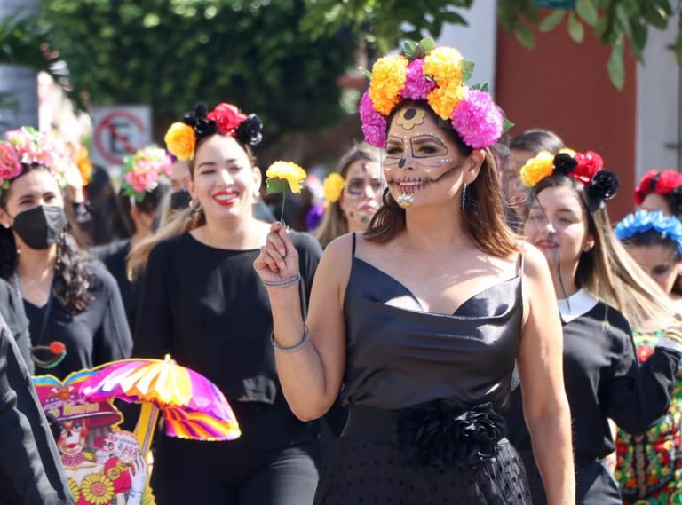 Se viste de Catrina presidenta del DIF Mazatlán