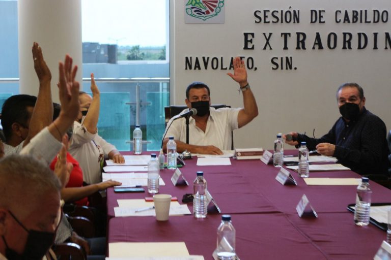 Dona Navolato terrenos a la UAS