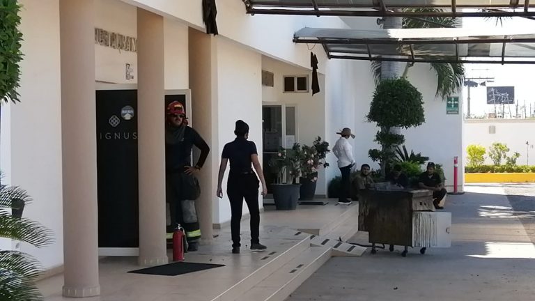 Propaga fuego en una freidora incendio en motel