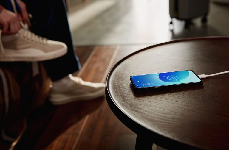 Su tecnología carga tu celular de 0 a 100% en media hora