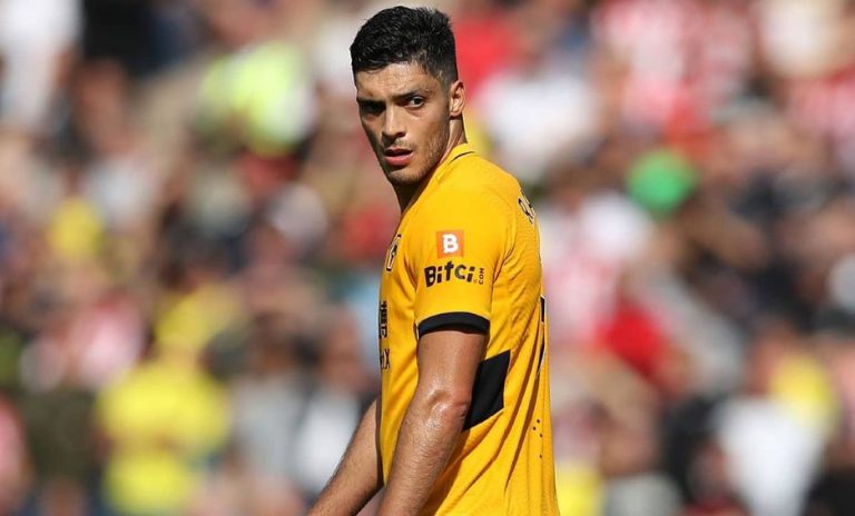 Raúl Jiménez es banca en su regreso a Wolves ante Aston Villa