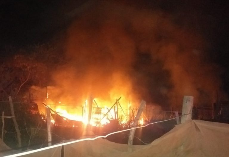 Fallece joven tras incendio en invasión de Navolato